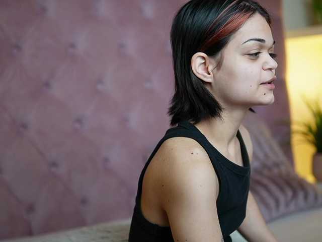 MaiaMini's BongaCams show and profile