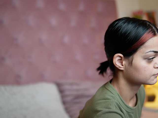 MaiaMini's BongaCams show and profile