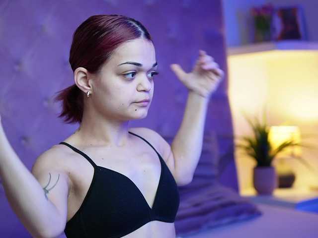 MaiaMini's BongaCams show and profile