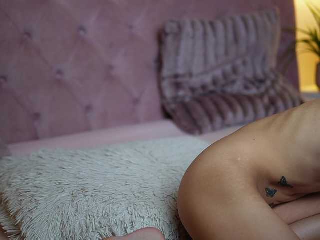 MaiaMini's BongaCams show and profile