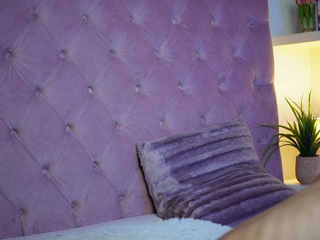 MaiaMini's BongaCams show and profile