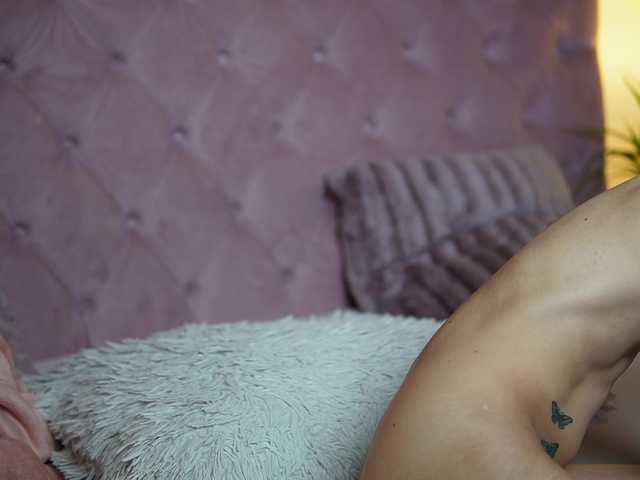 MaiaMini's BongaCams show and profile