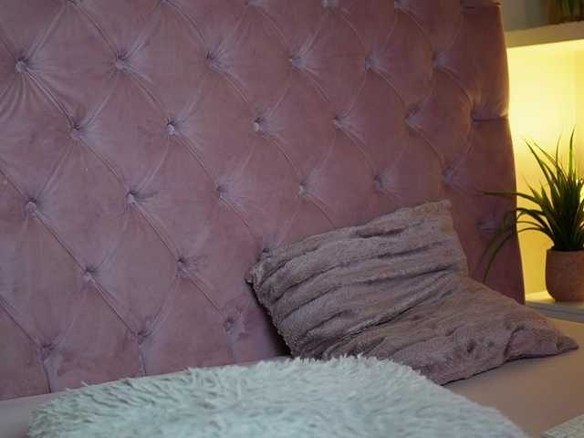 MaiaMini's BongaCams show and profile