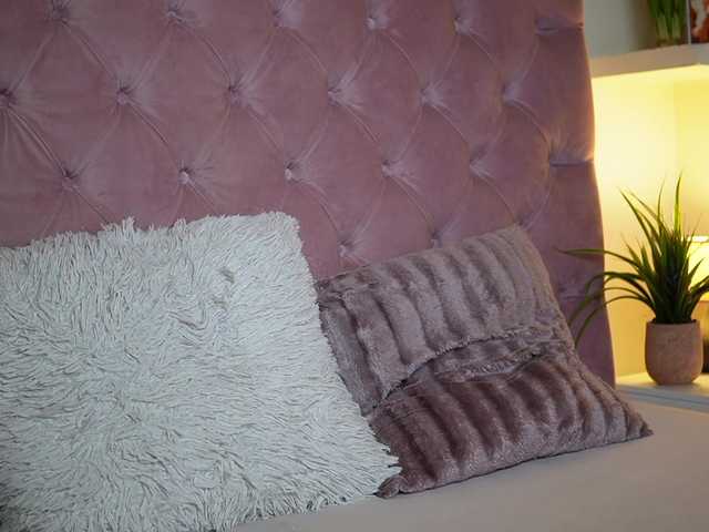 MaiaMini's BongaCams show and profile