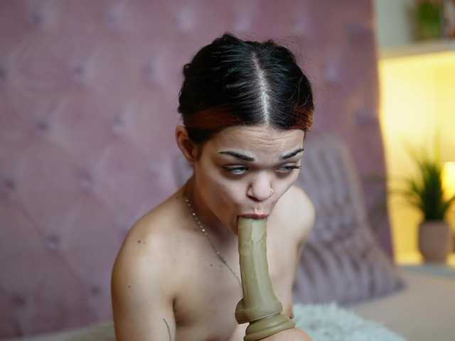 MaiaMini's BongaCams show and profile