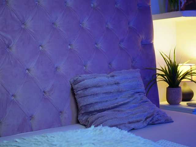 MaiaMini's BongaCams show and profile