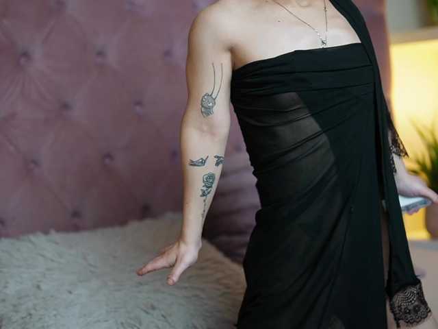 MaiaMini's BongaCams show and profile