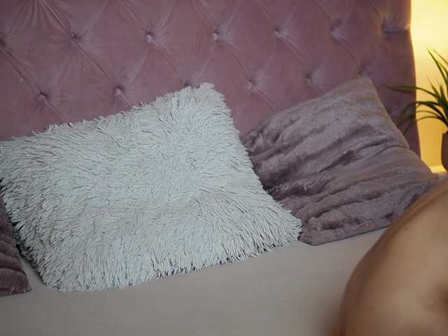 MaiaMini's BongaCams show and profile