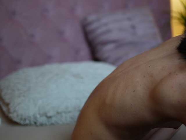 MaiaMini's BongaCams show and profile