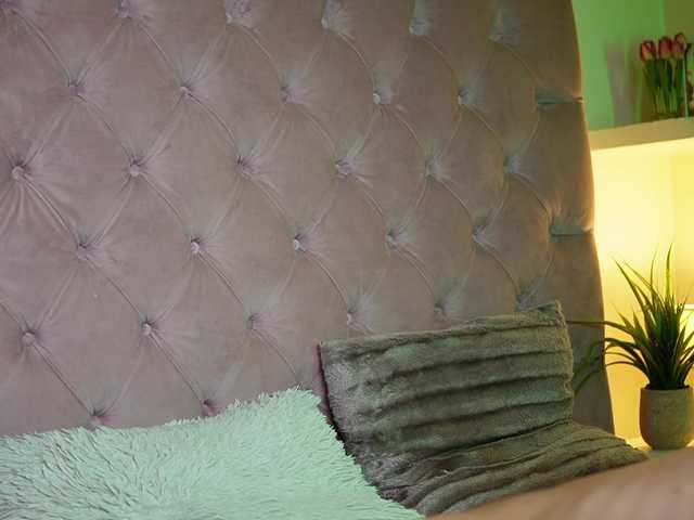 MaiaMini's BongaCams show and profile