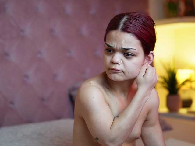 MaiaMini's BongaCams show and profile