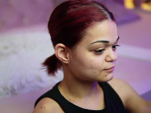 MaiaMini's BongaCams show and profile