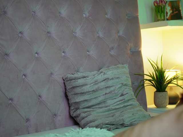 MaiaMini's BongaCams show and profile