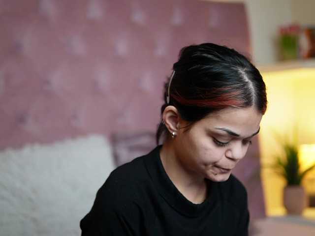 MaiaMini's BongaCams show and profile