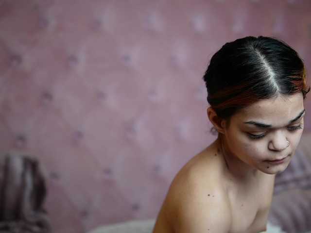 MaiaMini's BongaCams show and profile