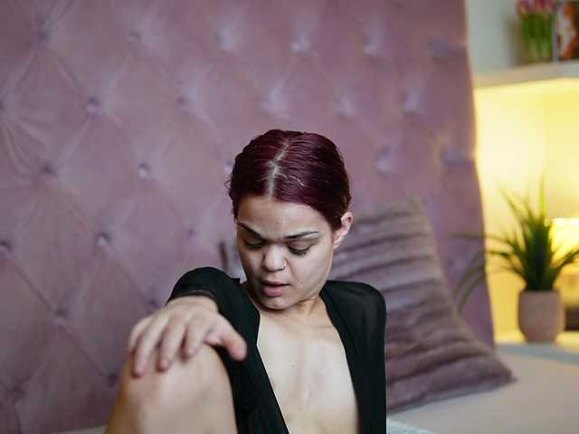 MaiaMini's BongaCams show and profile