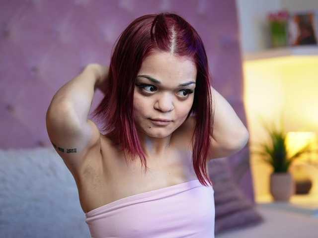 MaiaMini's BongaCams show and profile