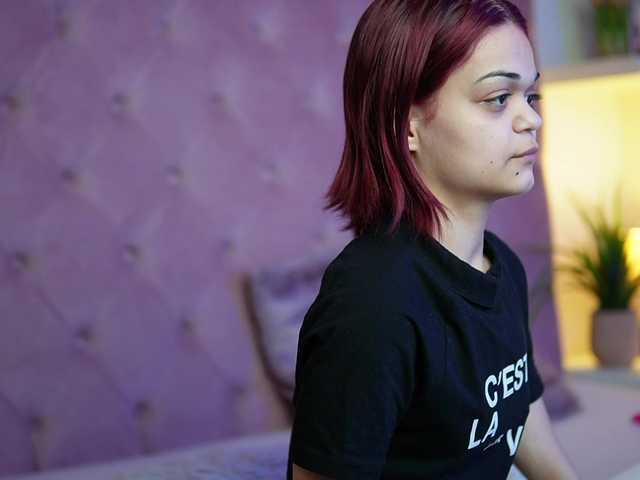 MaiaMini's BongaCams show and profile