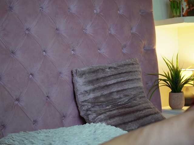 MaiaMini's BongaCams show and profile