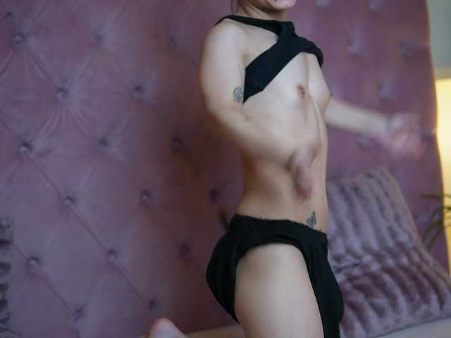 MaiaMini's BongaCams show and profile