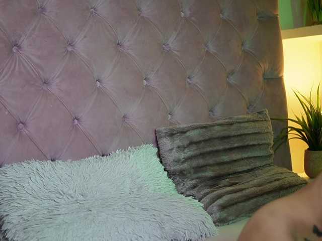 MaiaMini's BongaCams show and profile