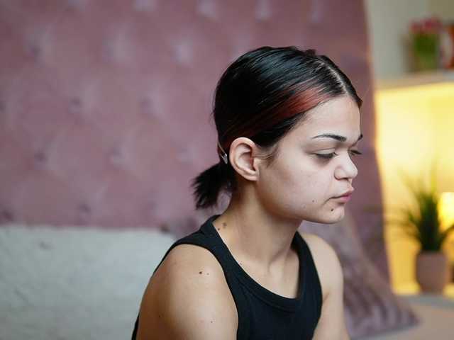 MaiaMini's BongaCams show and profile