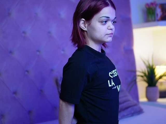 MaiaMini's BongaCams show and profile