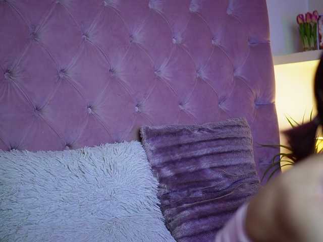 le modèle MaiaMini est en webcam porno dans un show sur le site bongacams, il possède les tags suivants: White/Caucasian,Redhead,Shaved