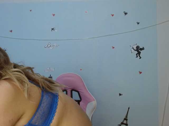 nanis-milf's BongaCams show and profile