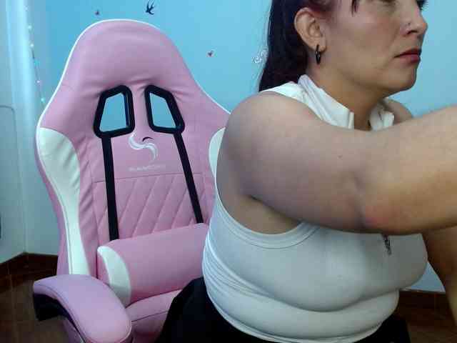 nanis-milf Live Webcam on BongaCams