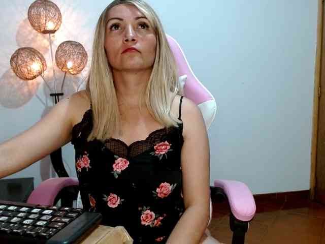 nanis-milf webcam