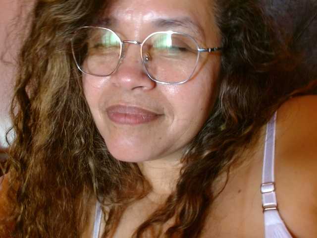 Candela-lat's BongaCams show and profile