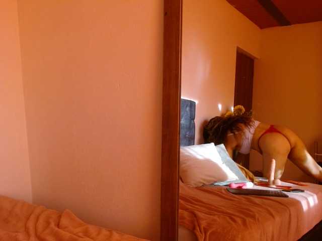 Candela-lat's BongaCams show and profile