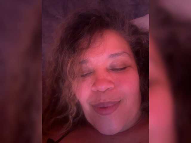 Candela-lat's BongaCams show and profile