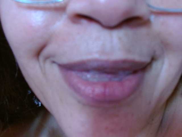 Candela-lat's BongaCams show and profile