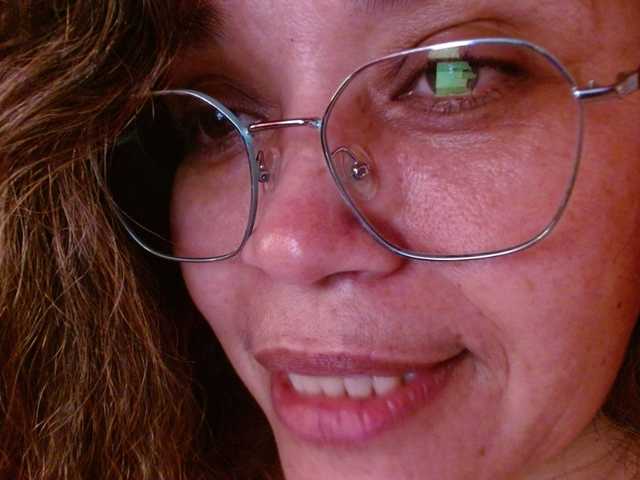 Candela-lat's BongaCams show and profile