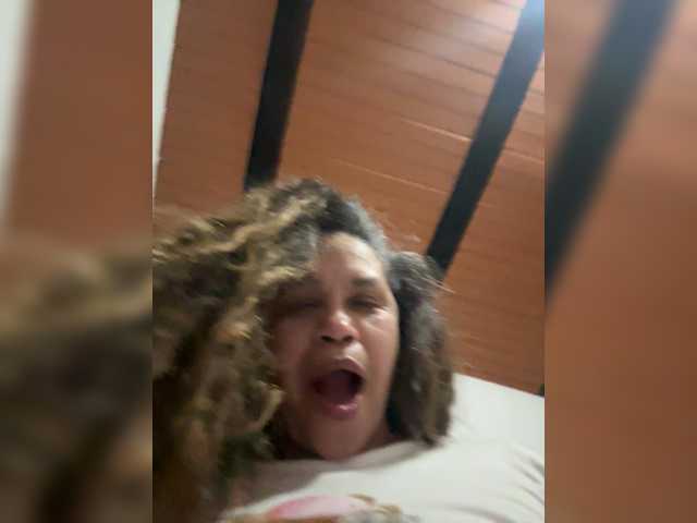 Candela-lat's BongaCams show and profile