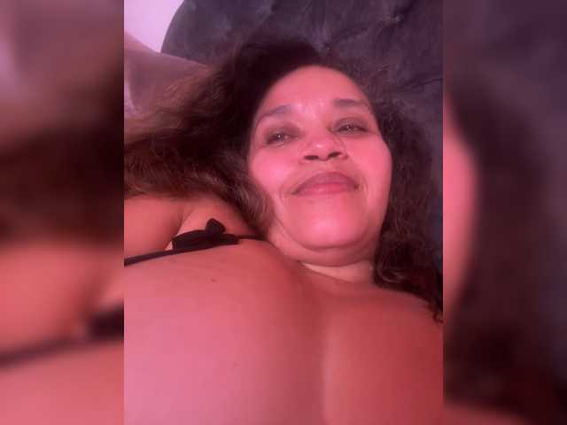 Candela-lat's BongaCams show and profile