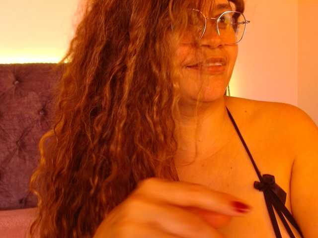 Candela-lat's BongaCams show and profile