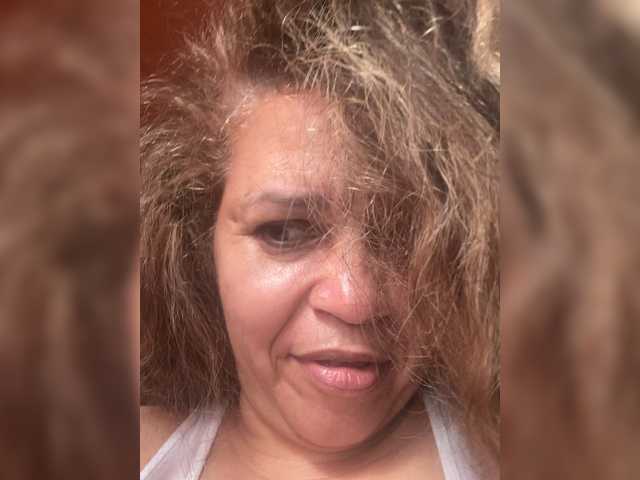 Candela-lat's BongaCams show and profile