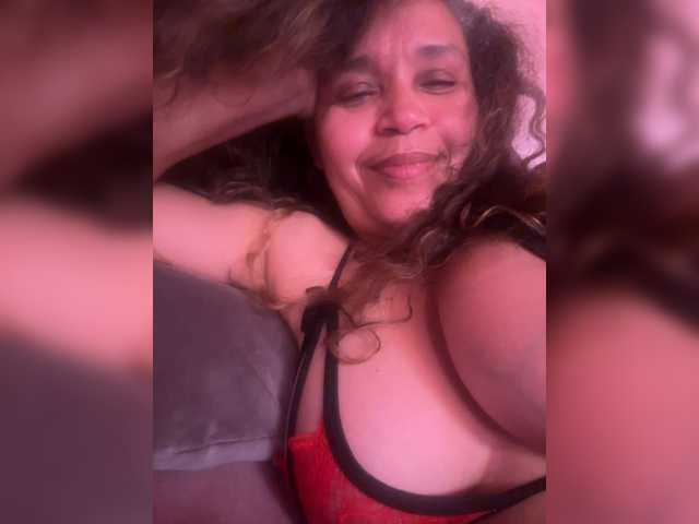 Candela-lat's BongaCams show and profile