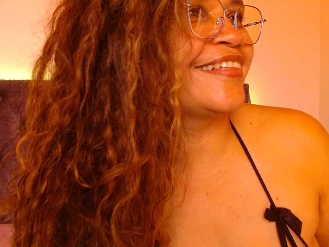 Candela-lat's BongaCams show and profile