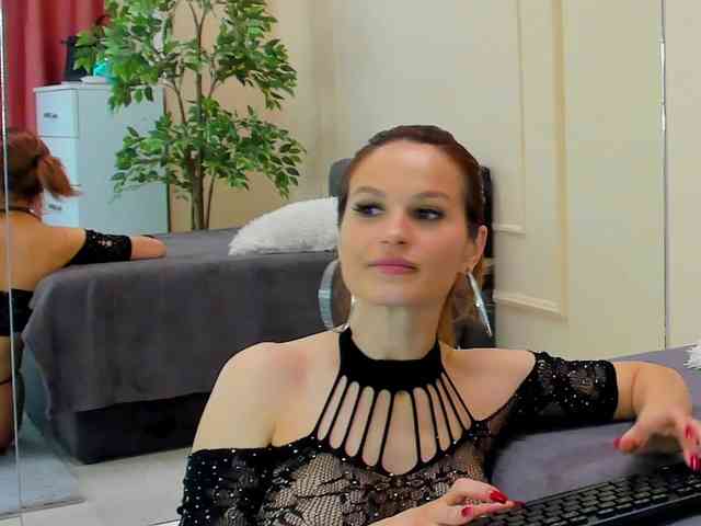 MiraPleasure Live Webcam on BongaCams
