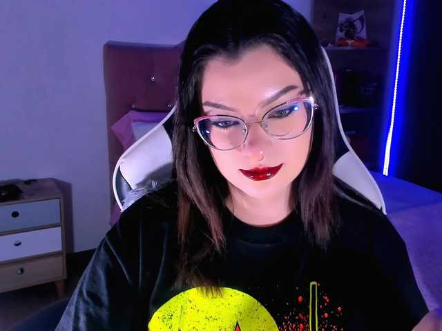 OphelianaRose webcam bongacams model stream image