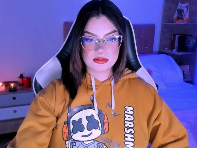 OphelianaRose webcam