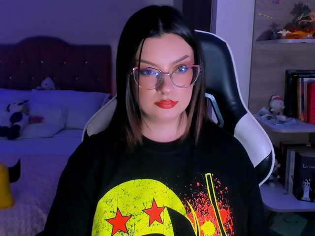 OphelianaRose's BongaCams show and profile