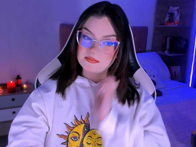 OphelianaRose webcam bongacams model stream image