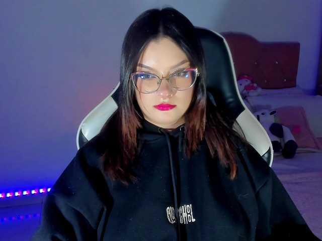 OphelianaRose's BongaCams show and profile