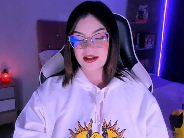 OphelianaRose webcam bongacams model stream image