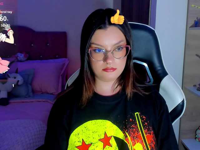 le modèle OphelianaRose est en webcam porno dans un show sur le site bongacams, il possède les tags suivants: White/Caucasian,Brunette,Shaved